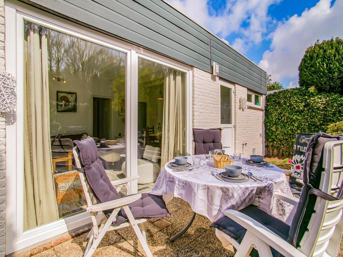 Lovely Bungalow In Noordwijkerhout With Garden Zewnętrze zdjęcie