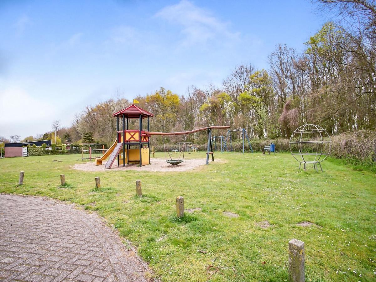 Lovely Bungalow In Noordwijkerhout With Garden Zewnętrze zdjęcie
